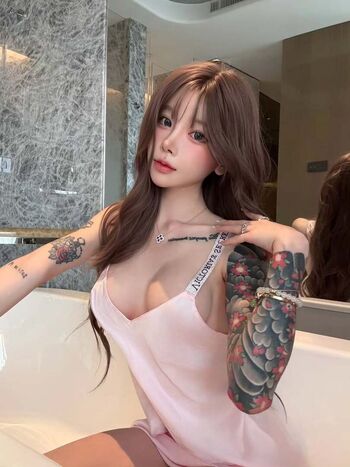 Full leaked H e private onlyfans photo