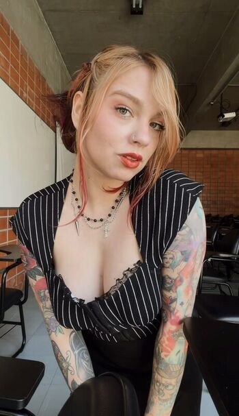 Full leaked Flowermika/ private photo