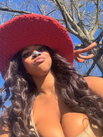 Full leaked Honeygram private onlyfans photo