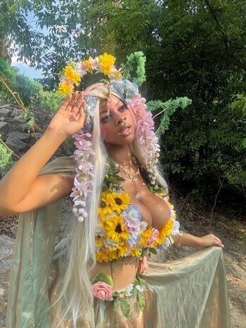 Full leaked Honeygram private photo