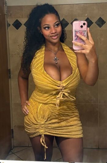 Full leaked Honeygram private photo