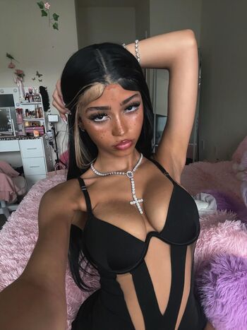 Full leaked Lyjune private photo