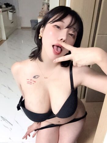 Full leaked Lyn private photo