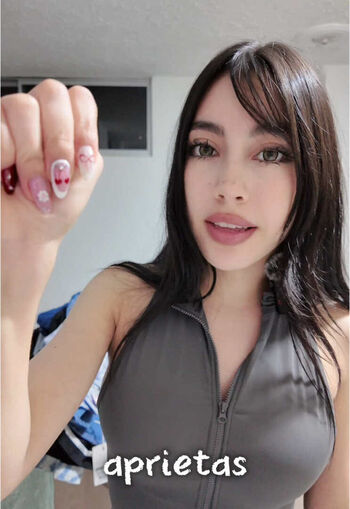 Full leaked Ombiegirl private photo