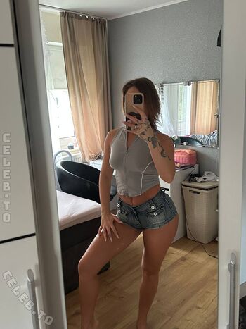 Full leaked Tskimmyxo page private photo