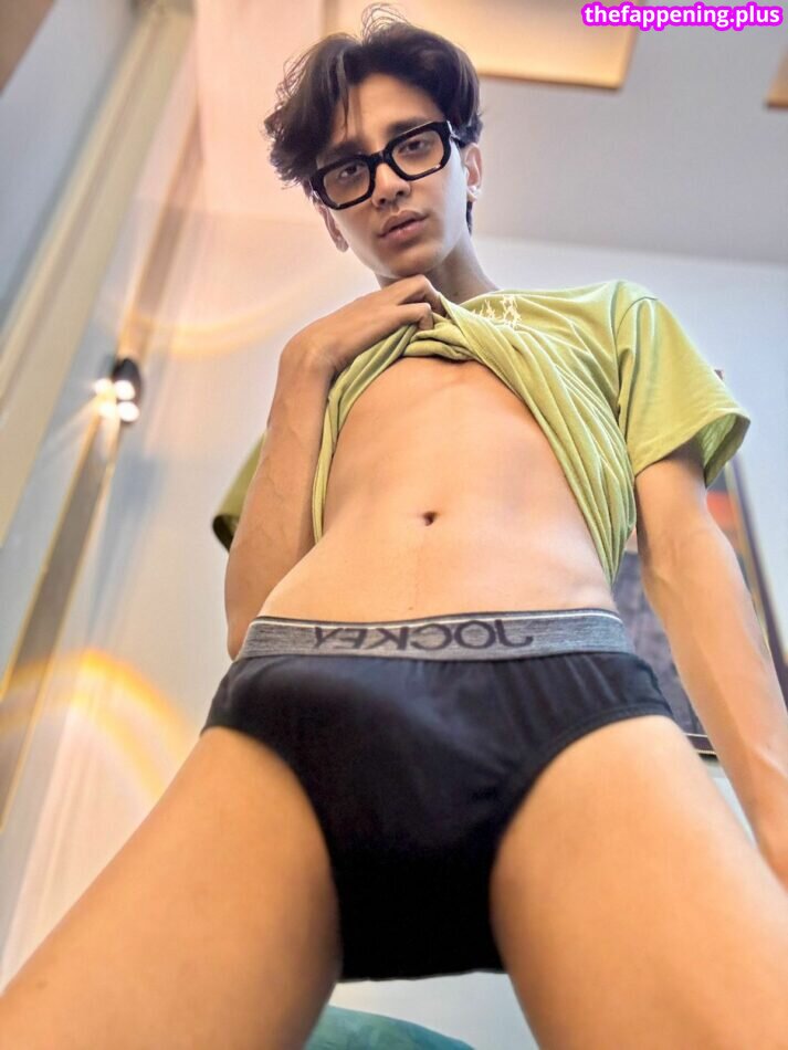 Aahil Ibrani Nacktes OnlyFans Foto #2