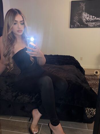 Full leaked Aaliyahhh n page private onlyfans photo