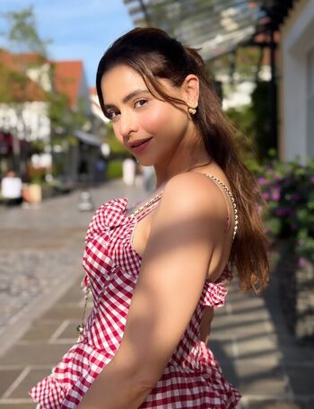 Full leaked Aamna sharif private photo
