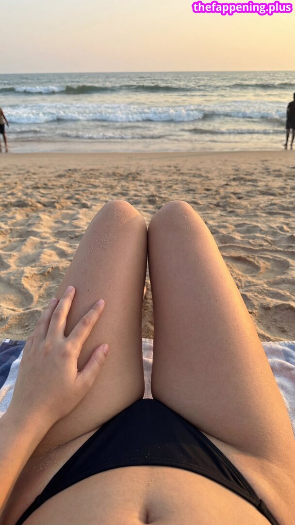 Aania Sharma / aaniasharmaa / https: Çıplak OnlyFans Fotoğrafı #7