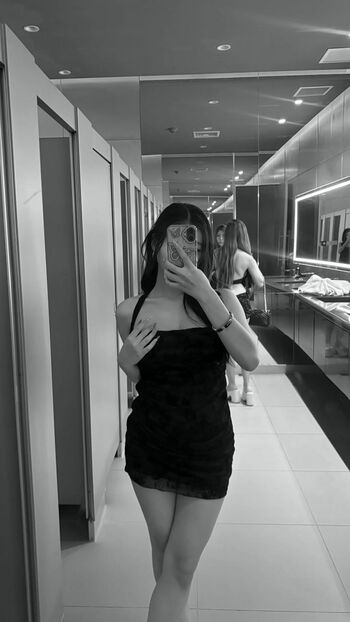 Full leaked Aaomhelloo page private onlyfans photo