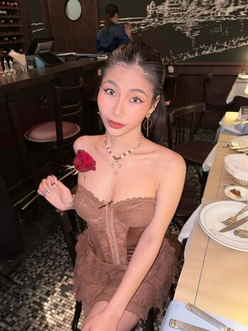 Full leaked Aaomhelloo page private onlyfans photo