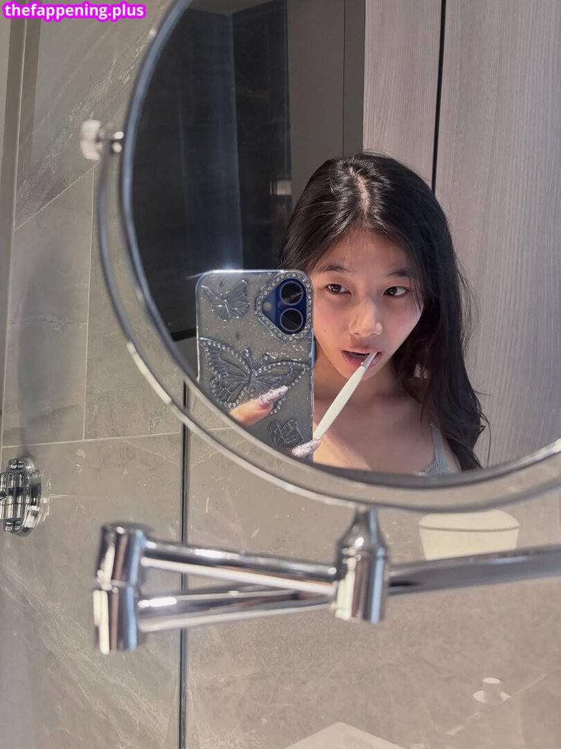 Saipetch B. / aaomhelloo Фото оголеного OnlyFans #127