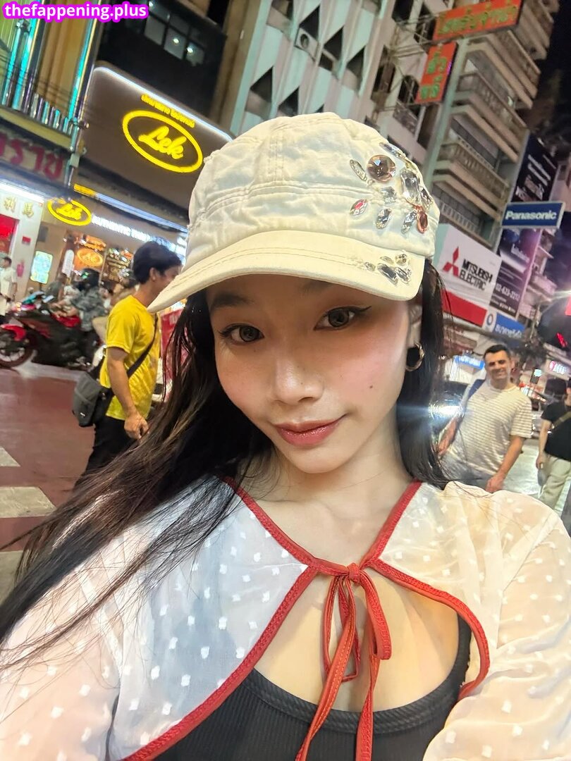 Saipetch B. / aaomhelloo Фото обнажённых OnlyFans #171