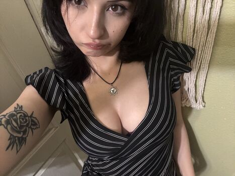 Full leaked Aconitumlilah private onlyfans photo