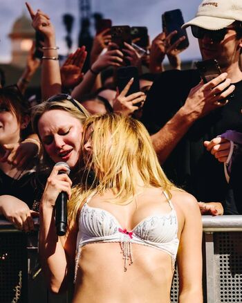 Full leaked Addison rae  page private onlyfans photo