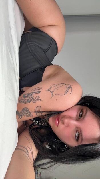 Full leaked Adelerainesofficial private photo