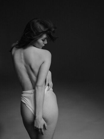 Full leaked Adelinafien page private photo