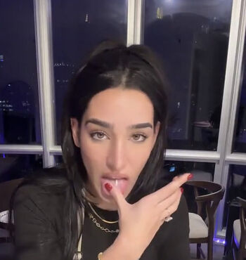 Full leaked Adolladola private photo