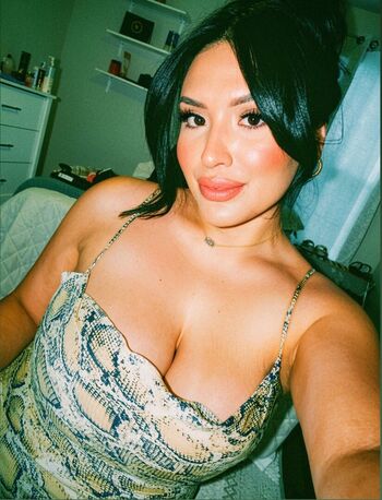 Full leaked Adriannaledesma private photo