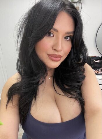 Full leaked Adriannaledesma private photo