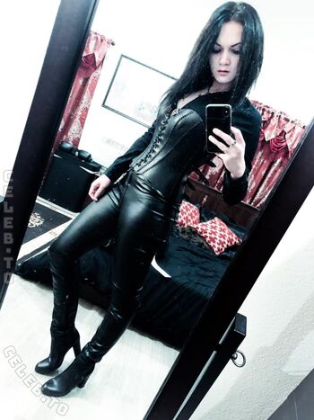 Full leaked Adrienne cowan private onlyfans photo