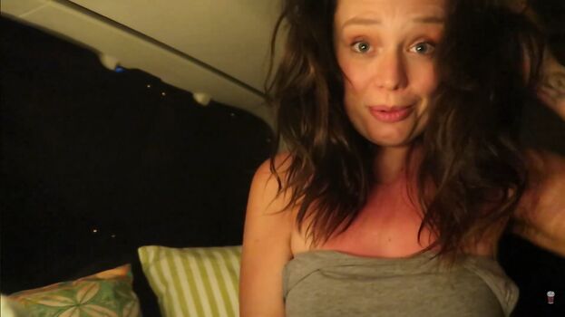 Full leaked Adventuresofellie private photo