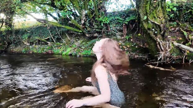 Full leaked Adventuresofellie private photo