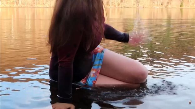 Full leaked Adventuresofellie private photo