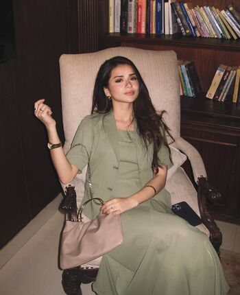 Full leaked Aena khan private photo
