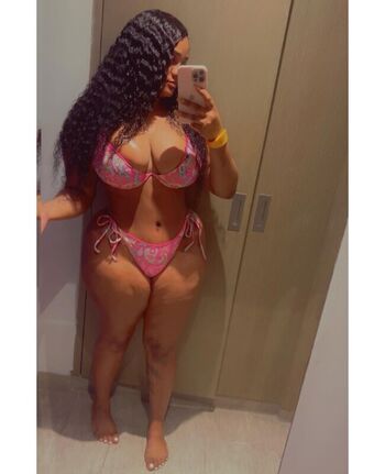 Full leaked Afrolatina page private photo