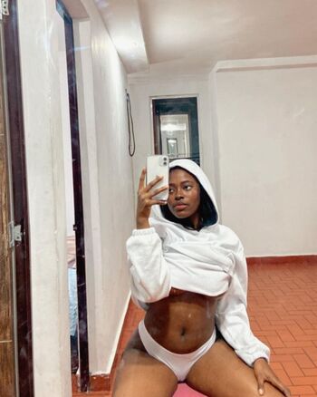 Full leaked Afrolatina private photo