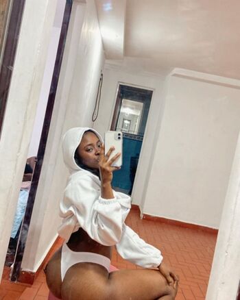 Full leaked Afrolatina private photo