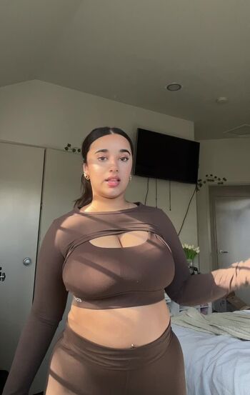 Full leaked Aiesha rai private photo