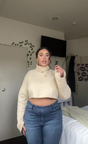 Full leaked Aiesha rai private photo
