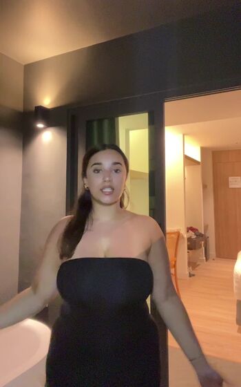 Full leaked Aiesha rai private photo