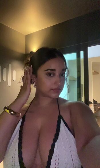 Full leaked Aiesha rai private photo