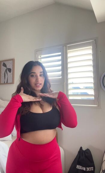 Full leaked Aiesha rai private photo