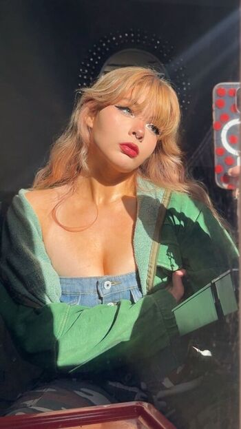 Full leaked Aiiygatorz private onlyfans photo