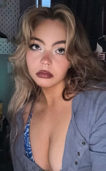 Full leaked Aiiygatorz private onlyfans photo