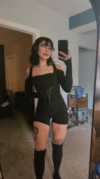 Full leaked Aileensenpaireacts private onlyfans photo