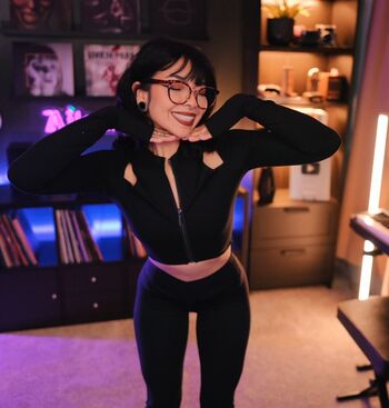 Full leaked Aileensenpaireacts private onlyfans photo