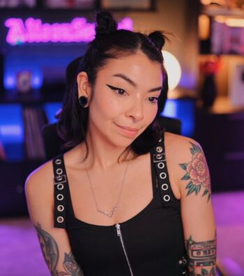 Full leaked Aileensenpaireacts private onlyfans photo