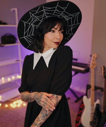 Full leaked Aileensenpaireacts private onlyfans photo