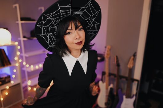 Full leaked Aileensenpaireacts private onlyfans photo