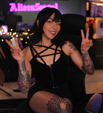 Full leaked Aileensenpaireacts private photo