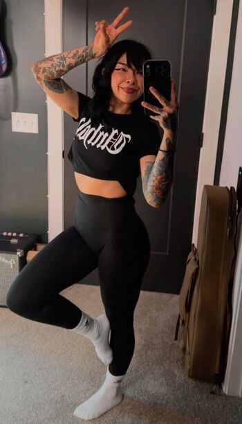 Full leaked Aileensenpaireacts private photo