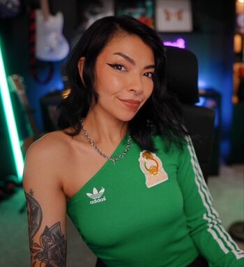 Full leaked Aileensenpaireacts private photo