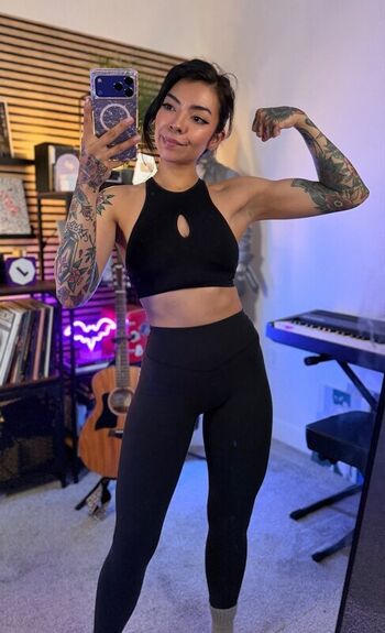 Full leaked Aileensenpaireacts private photo