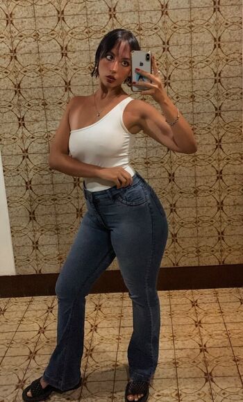 Full leaked Aili page private photo