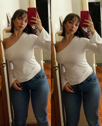 Full leaked Aili private photo